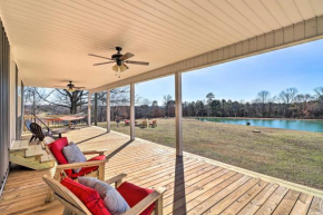 Greers Ferry Retreat with Deck and Stocked Pond!, Fairfield Bay